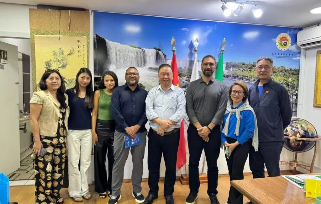 Gigantes da Logística Sino-Brasileira se Reúnem em São Paulo O Papel Estratégico da Maxitrans no Novo Corredor Logístico